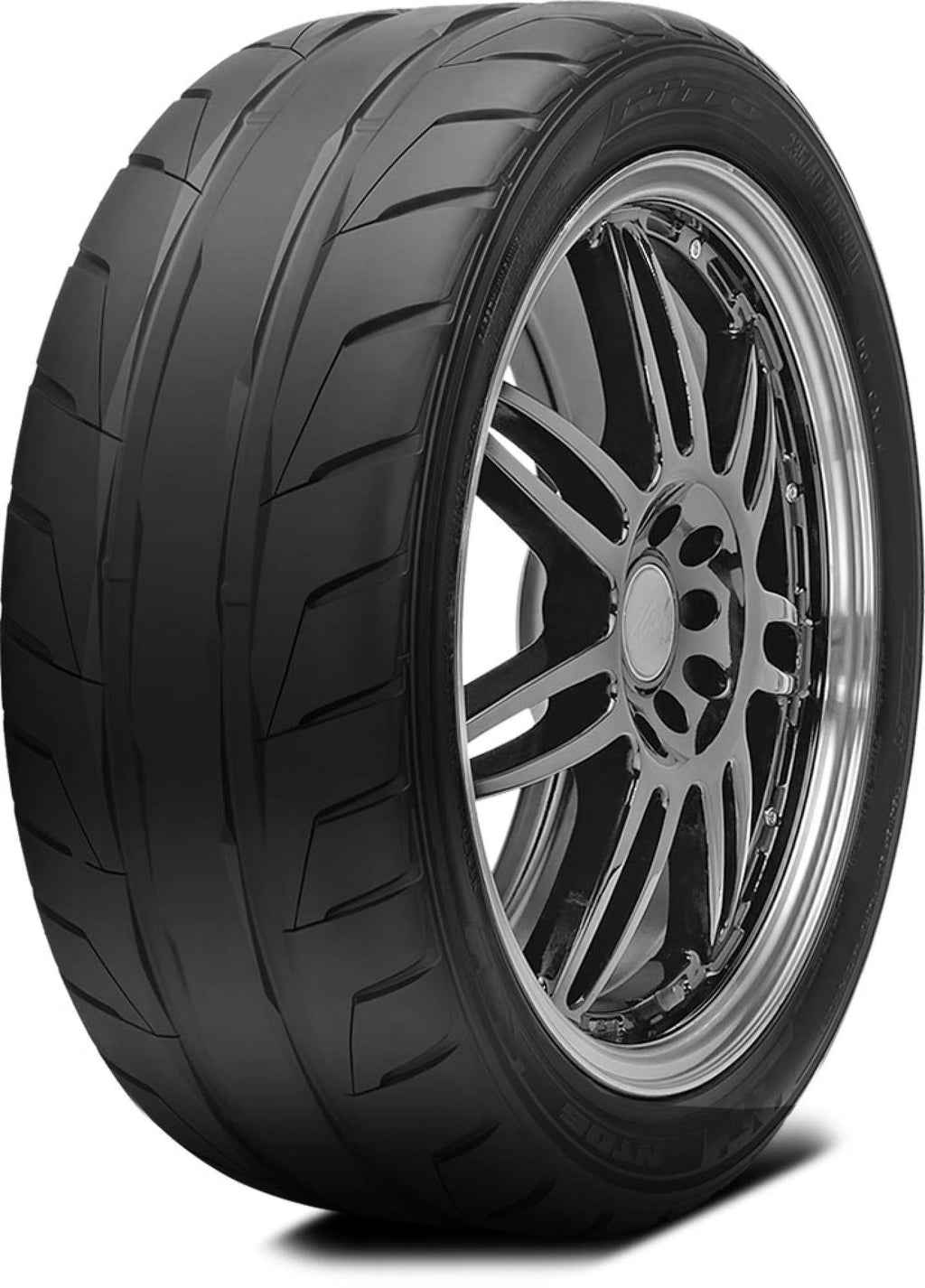NT05 Performance 235/40ZR17 90W Passenger Tire