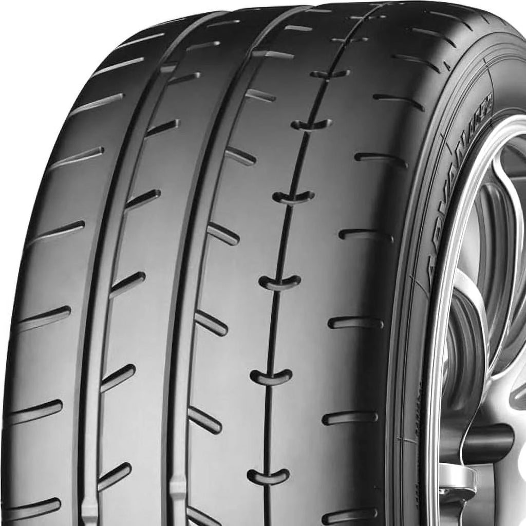 Advan A052 255/35R18 94Y XL Performance Tire